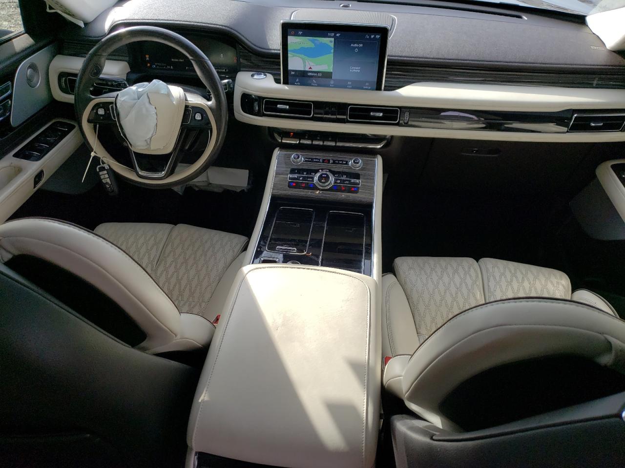 2020 Lincoln Aviator VIN 5LM5J9XC5LGL35542 Copart auction photo, front end / side damage thumbnail 8