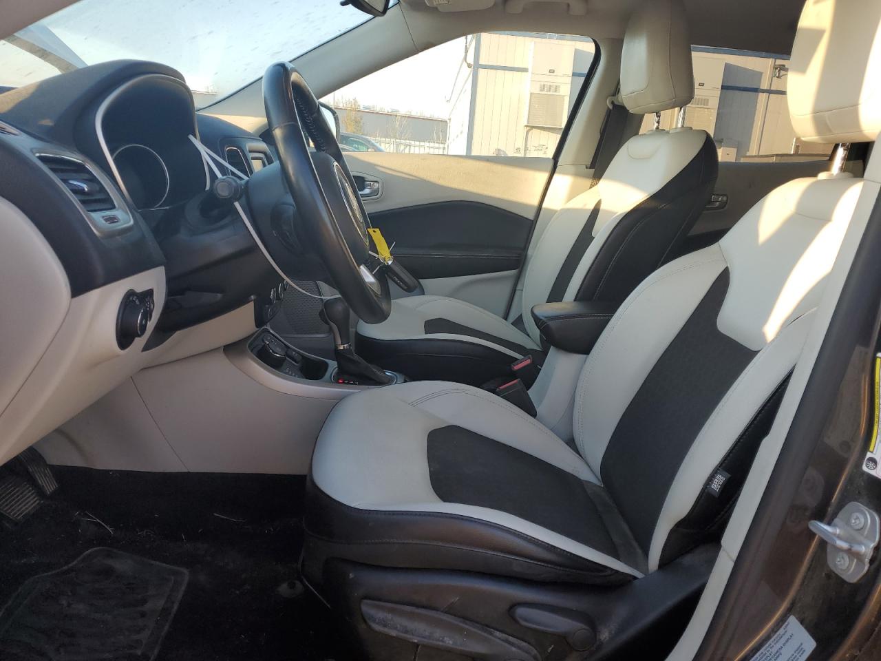 2017 Jeep Compass VIN 3C4NJDBB4HT692688 Copart auction photo, front end / hail damage thumbnail 7
