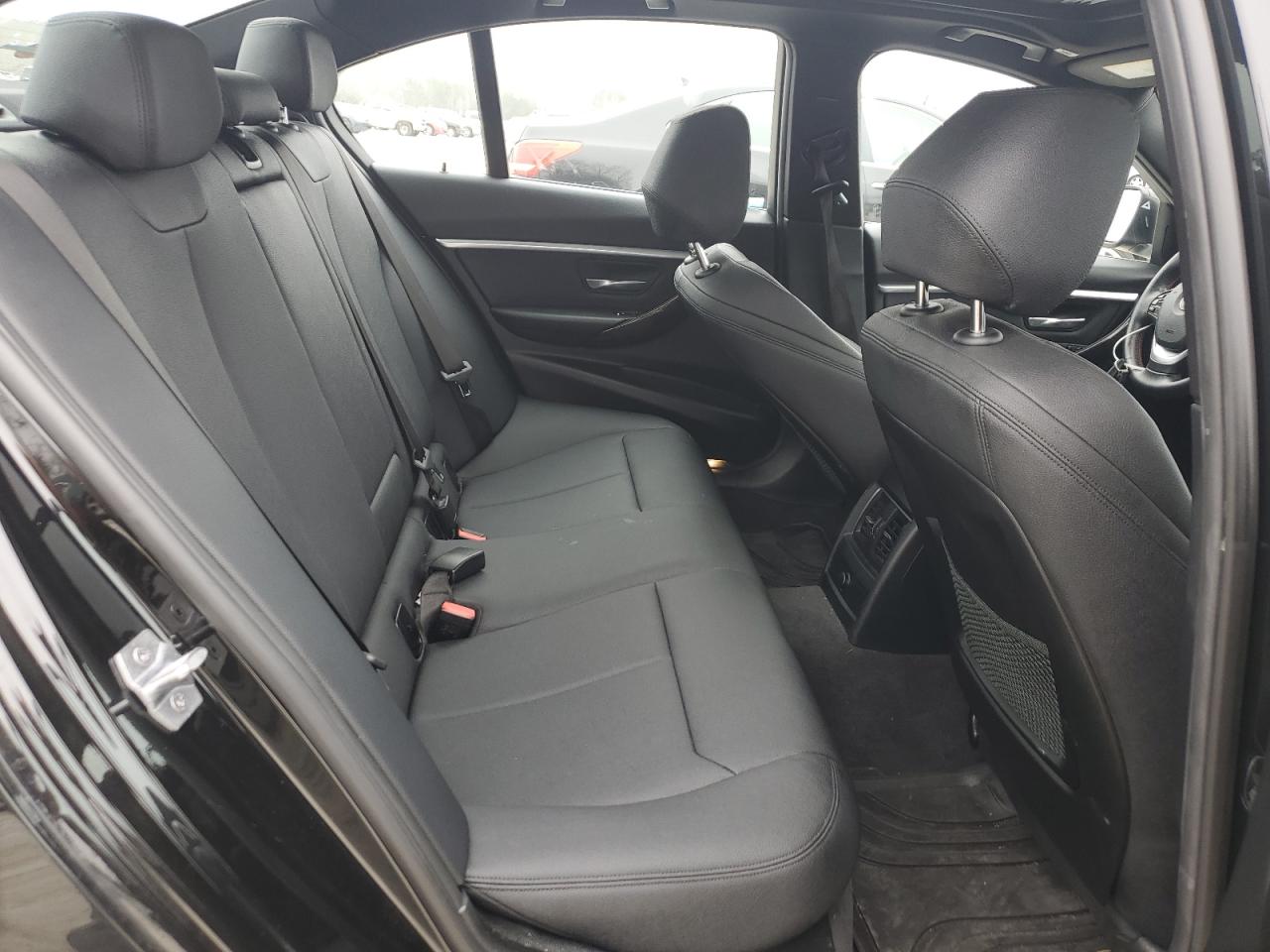 2018 BMW 3er VIN WBA8D9G5XJNU72351 Copart auction photo, front end damage thumbnail 10