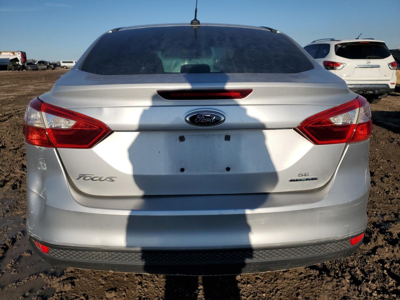 2014 Ford Focus VIN 1FADP3F22EL348451 Copart auction photo, rear end / front end damage thumbnail 6
