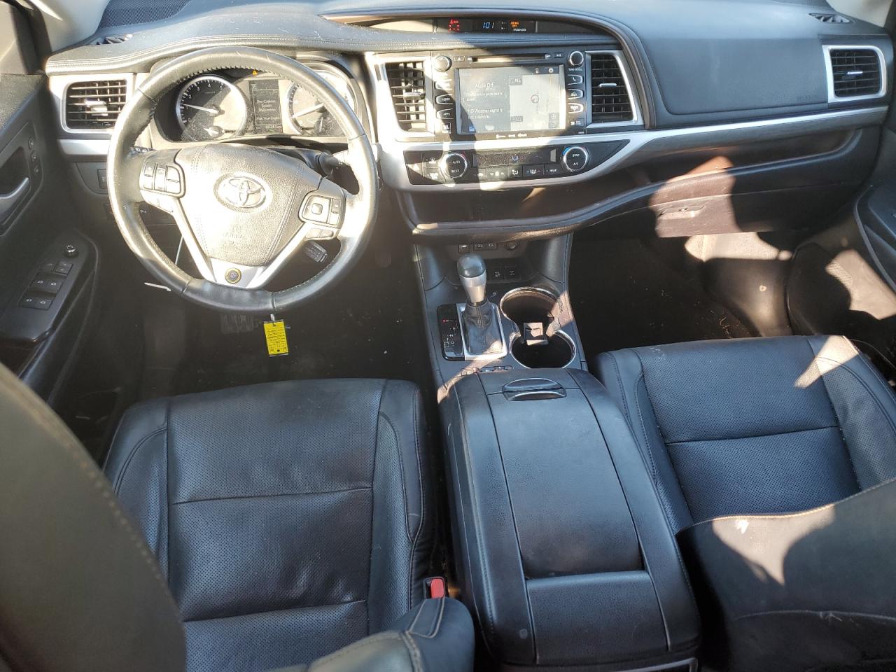 2017 Toyota Highlander VIN 5TDDZRFH3HS448735 Copart auction photo, all over damage thumbnail 8