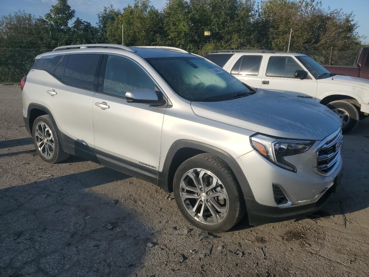 2020 GMC Terrain VIN 3GKALPEX9LL273217 Copart auction photo, front end / minor dent/scratches damage thumbnail 4