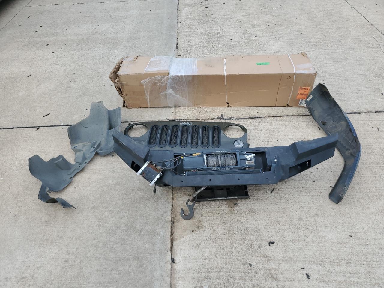 2015 Jeep Wrangler VIN 1C4BJWFG4FL766611 Copart auction photo, front end / minor dent/scratches damage thumbnail 13