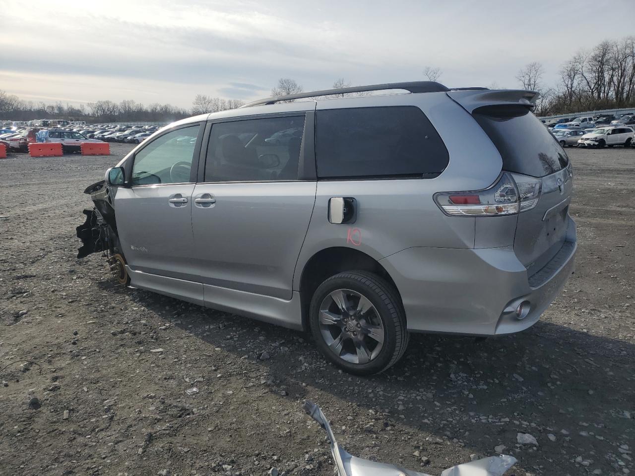 2011 Toyota Sienna VIN 5TDXK3DC5BS120794 Copart auction photo, front end damage thumbnail 2