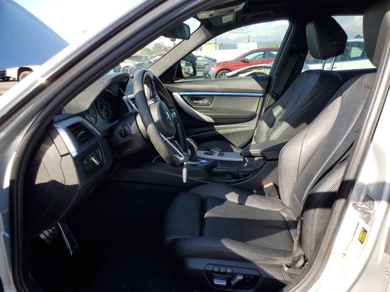 2017 BMW 3er VIN WBA8B9G57HNU50064 Copart auction photo, front end / minor dent/scratches damage thumbnail 7