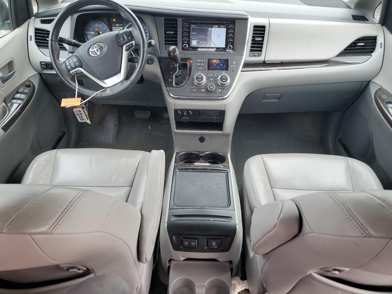 2018 Toyota Sienna VIN 5TDYZ3DC1JS919423 Copart auction photo, front end damage thumbnail 8
