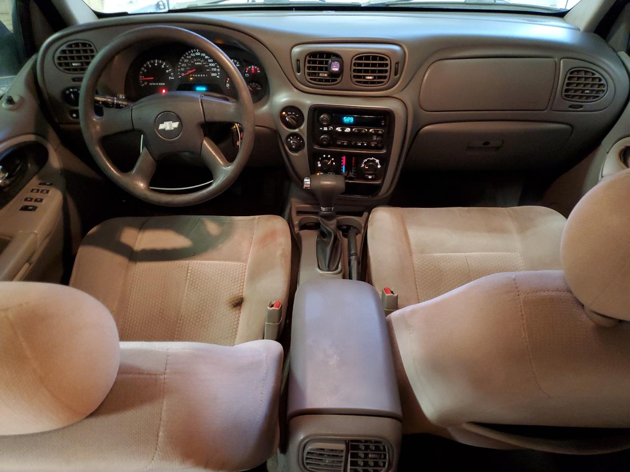 2007 Chevrolet TrailBlazer VIN 1GNDT13S172191364 Copart auction photo, front end / hail damage thumbnail 8