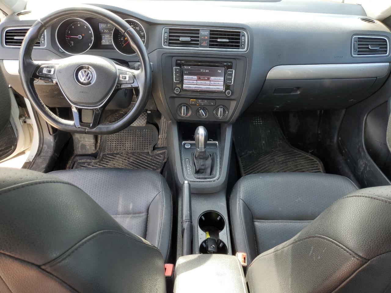 2015 Volkswagen Jetta VIN 3VWD17AJ9FM250368 Copart auction photo, front end / side damage thumbnail 8