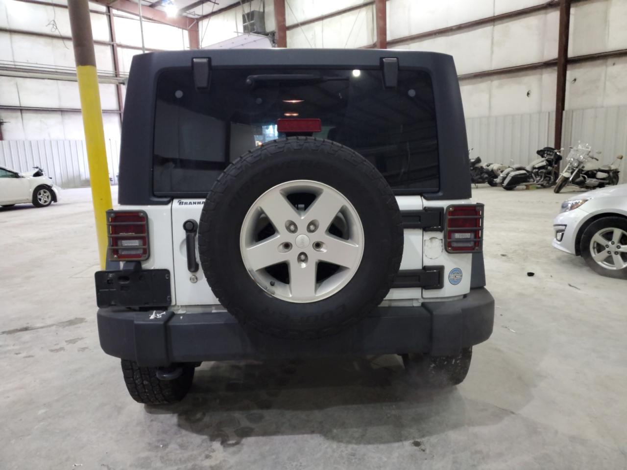 2014 Jeep Wrangler VIN 1C4BJWDG8EL269918 Copart auction photo, front end damage thumbnail 6