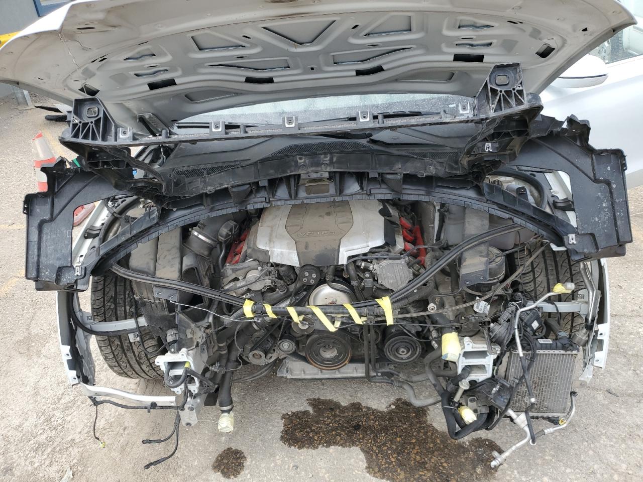 2017 Audi A8 VIN WAU44AFD1HN012613 Copart auction photo, front end / minor dent/scratches damage thumbnail 11
