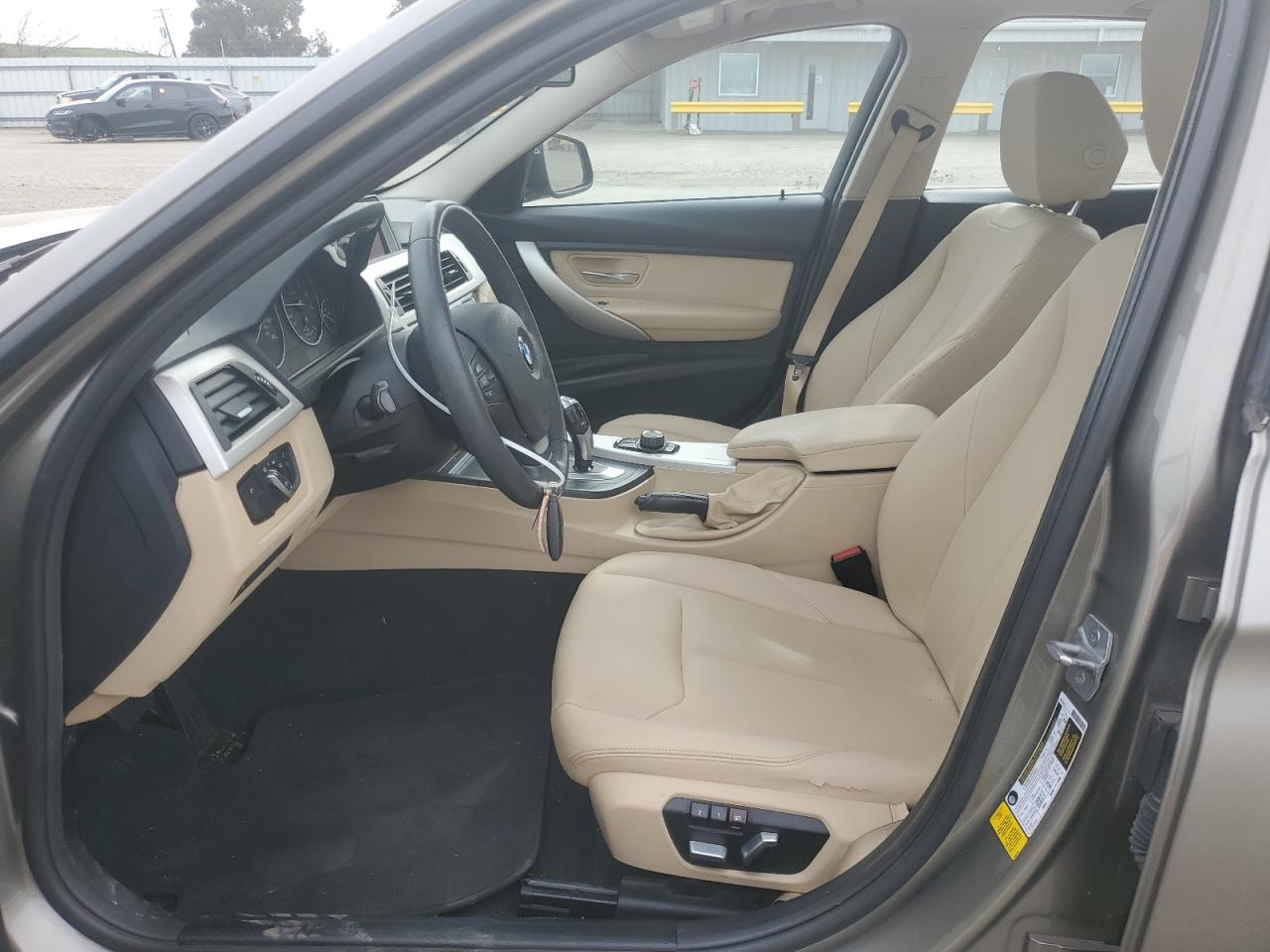 2018 BMW 3er VIN WBA8A9C56JAH14612 Copart auction photo, front end damage thumbnail 7
