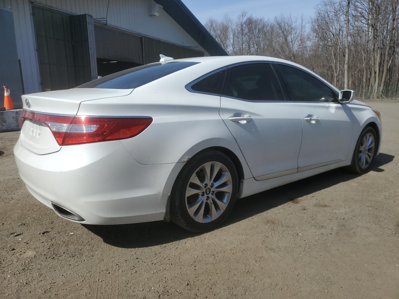 2013 Hyundai Azera VIN KMHFG4JG2DA250554 Copart auction photo, side / minor dent/scratches damage thumbnail 3