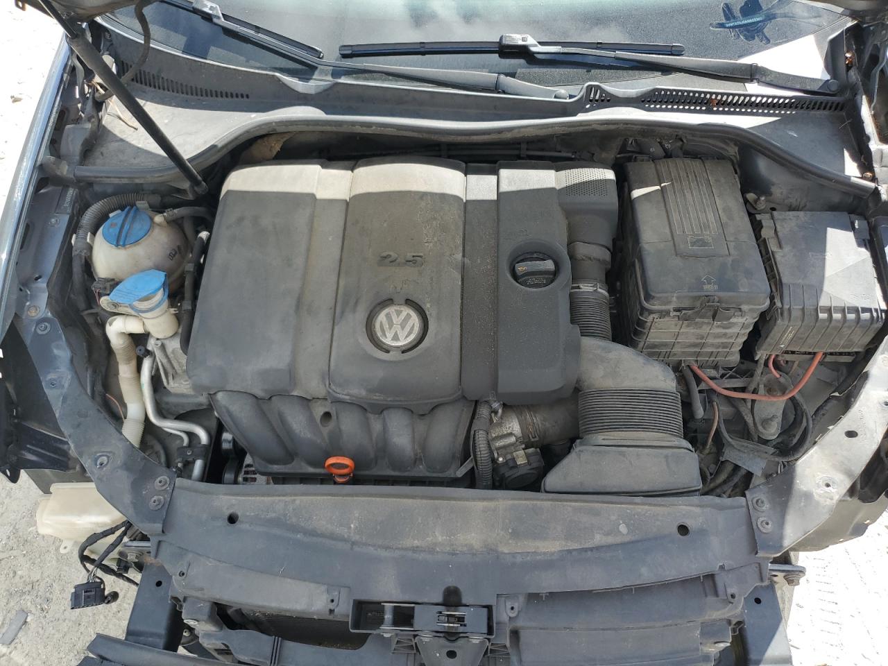 2010 Volkswagen Jetta VIN 3VWTX7AJ0AM693303 Copart auction photo, front end / minor dent/scratches damage thumbnail 11