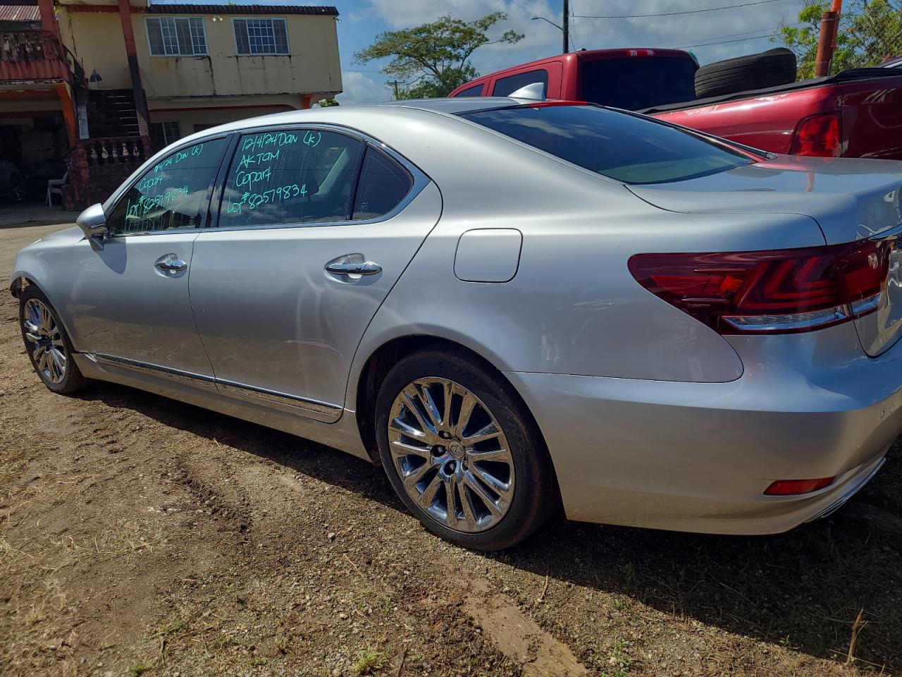 2015 Lexus LS VIN JTHGL5EFXF5055498 Copart auction photo, front end damage thumbnail 2