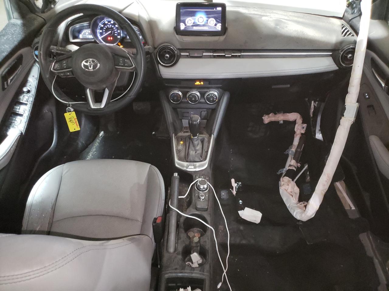 2019 Toyota Yaris VIN 3MYDLBYV2KY500224 Copart auction photo, all over damage thumbnail 8