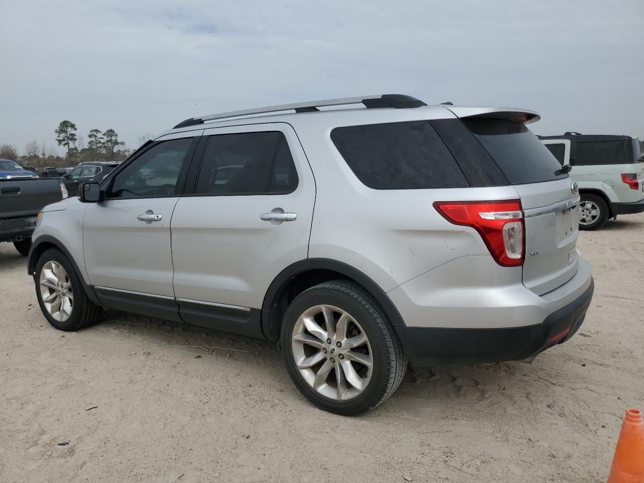2013 Ford Explorer VIN 1FM5K7D85DGB19695 Copart auction photo, front end / side damage thumbnail 2