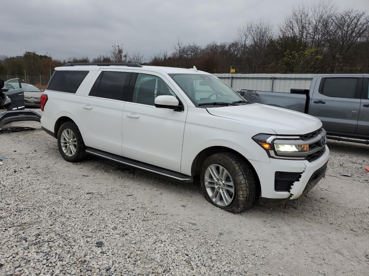 2022 Ford Expedition VIN 1FMJK1JT3NEA08628 Copart auction photo, side / front end damage thumbnail 4