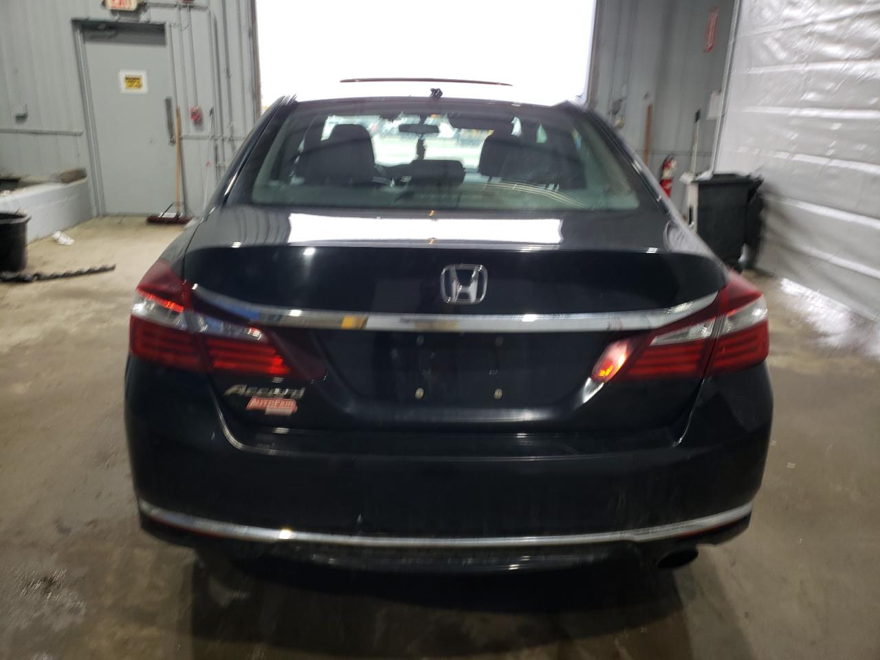 2016 Honda Accord VIN 1HGCR2F85GA182327 Copart auction photo, front end / side damage thumbnail 6