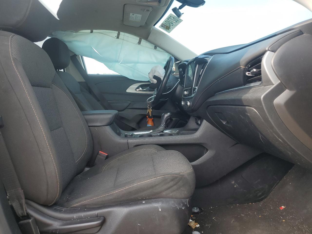 2019 Chevrolet Traverse VIN 1GNEVGKW2KJ239166 Copart auction photo, front end / side damage thumbnail 7
