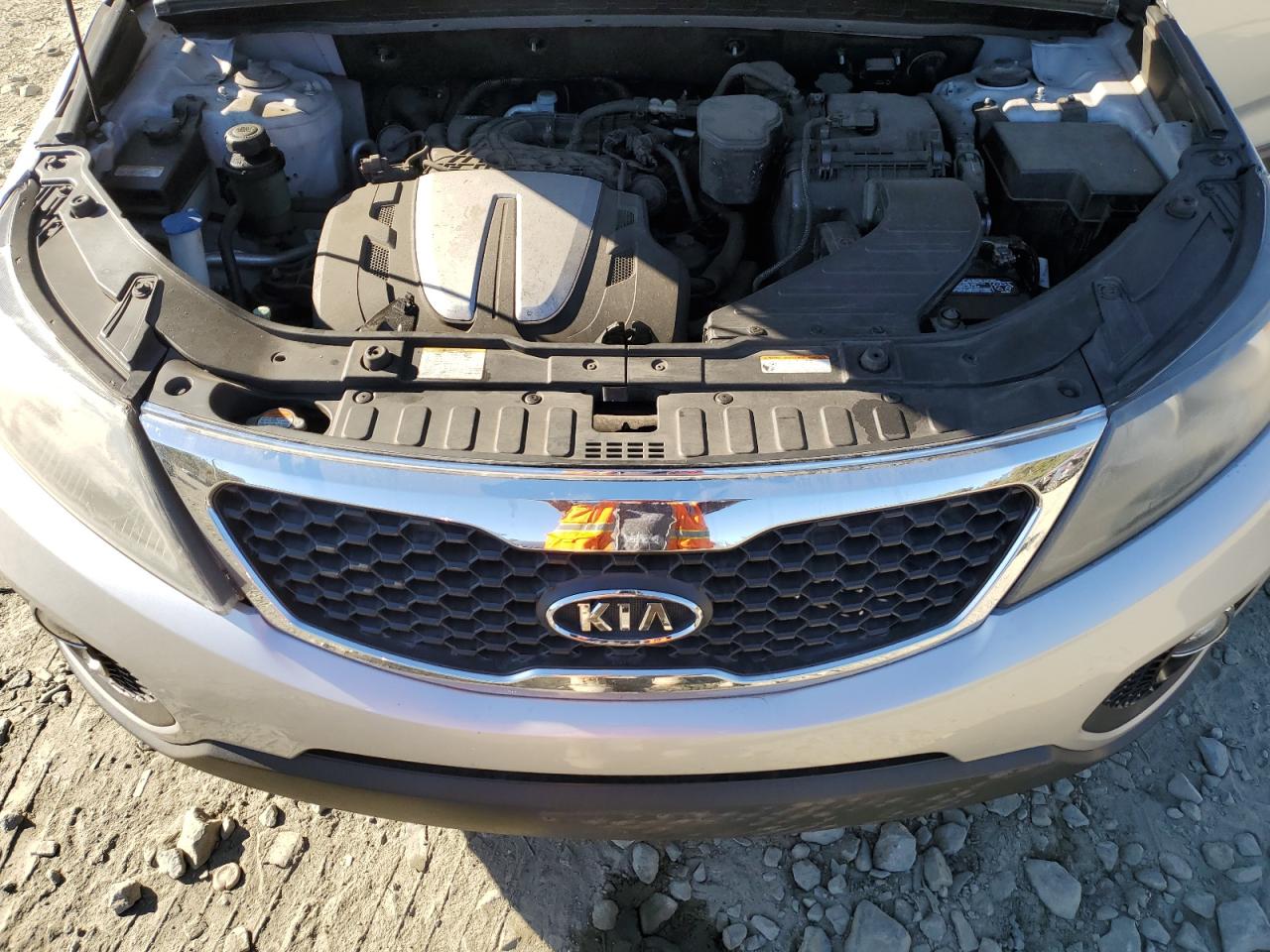 2011 KIA Sorento VIN 5XYKUDA26BG040858 Copart auction photo, rollover damage thumbnail 13