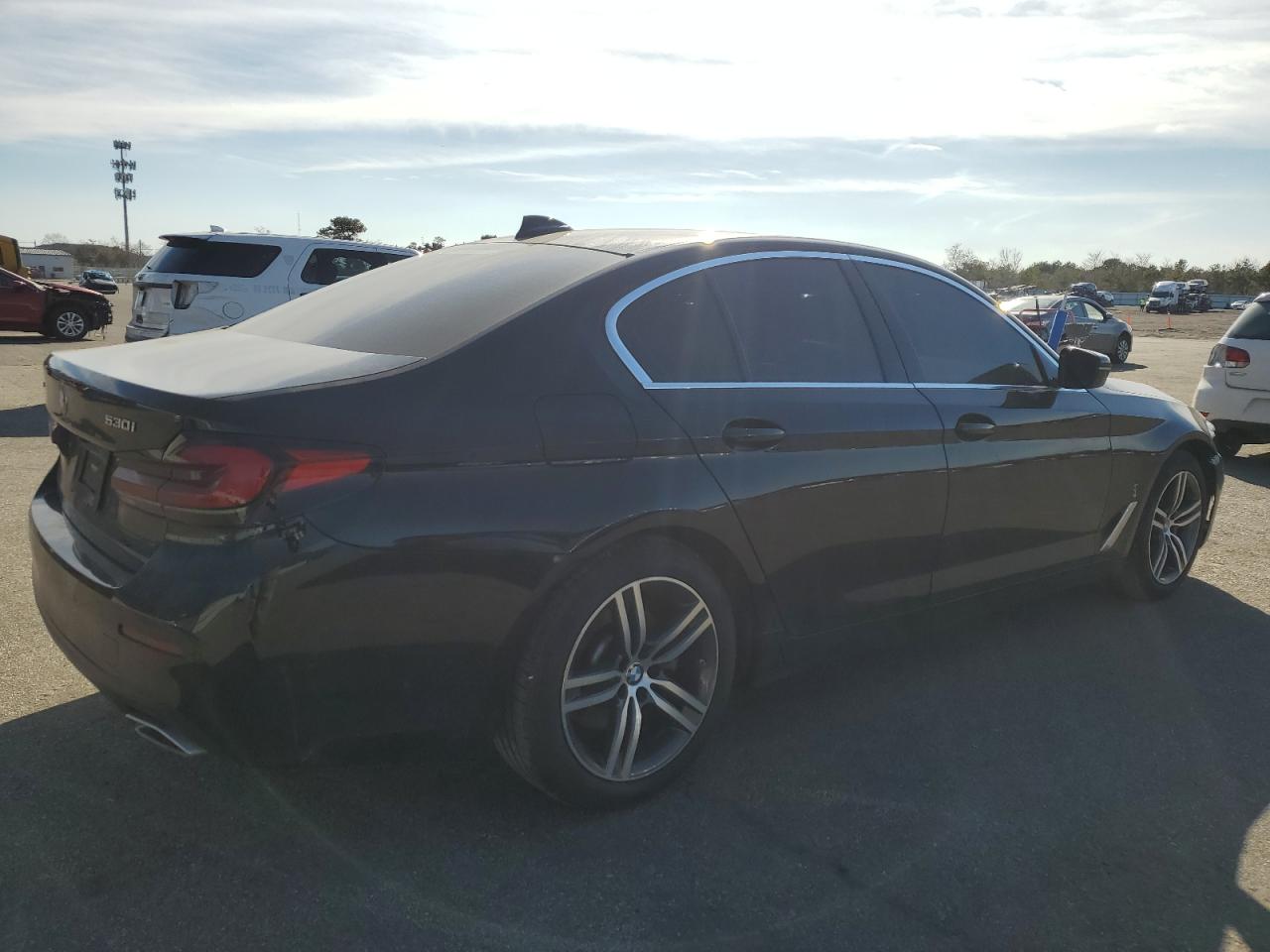 2022 BMW 5er VIN WBA13BJ06NCL06788 Copart auction photo, front end / minor dent/scratches damage thumbnail 3