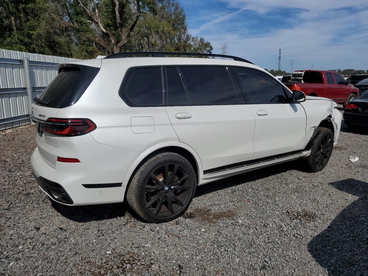 2023 BMW X7 VIN 5UX23EM09P9P01065 Copart auction photo, front end damage thumbnail 3