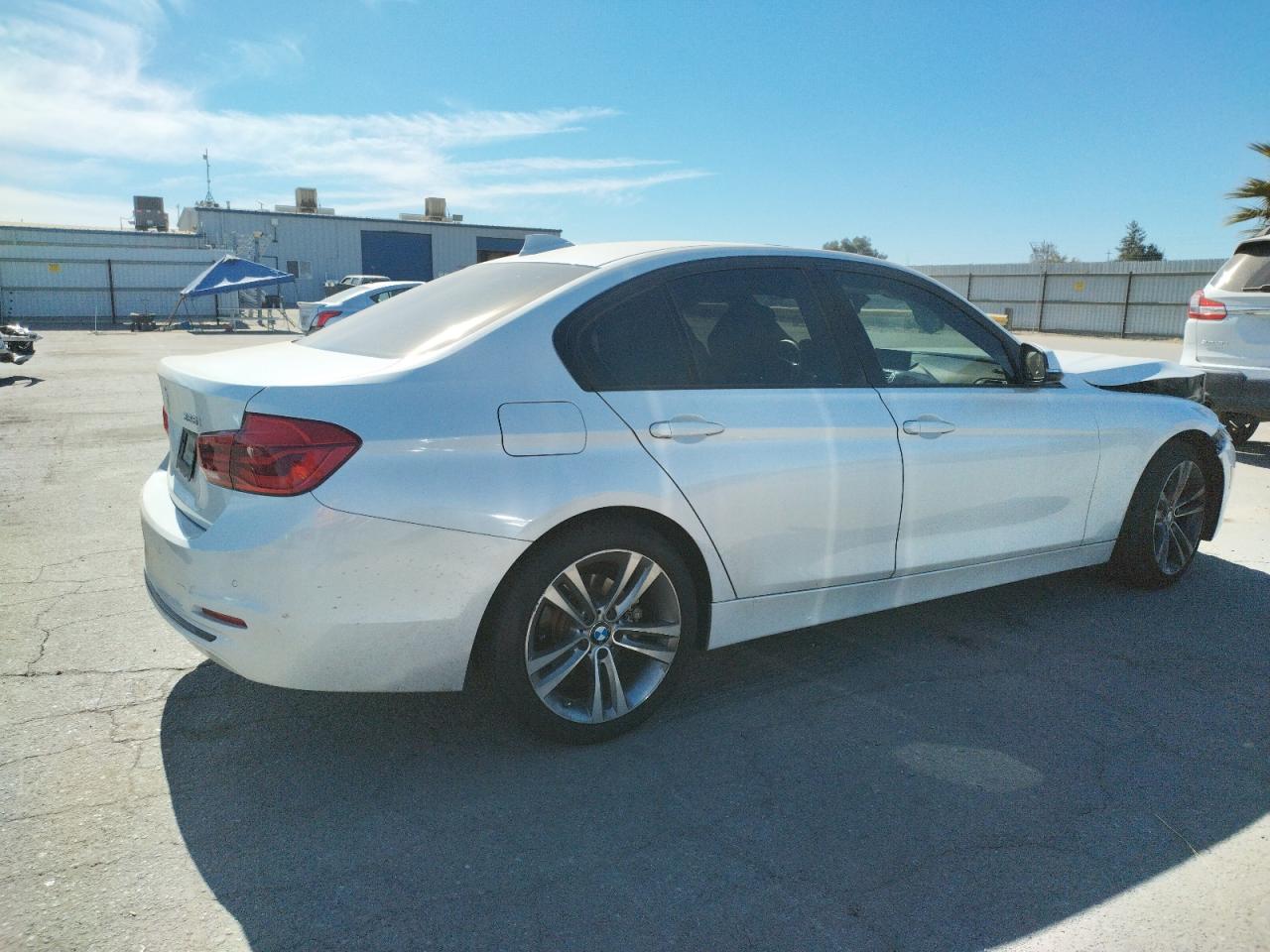 2016 BMW 3er VIN WBA8E9G5XGNU29828 Copart auction photo, front end damage thumbnail 3