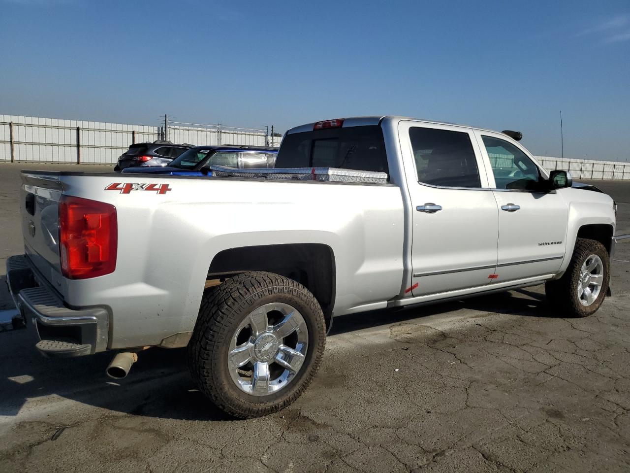 2018 Chevrolet Silverado VIN 3GCUKSEC1JG352950 Copart auction photo, front end / rear end damage thumbnail 3