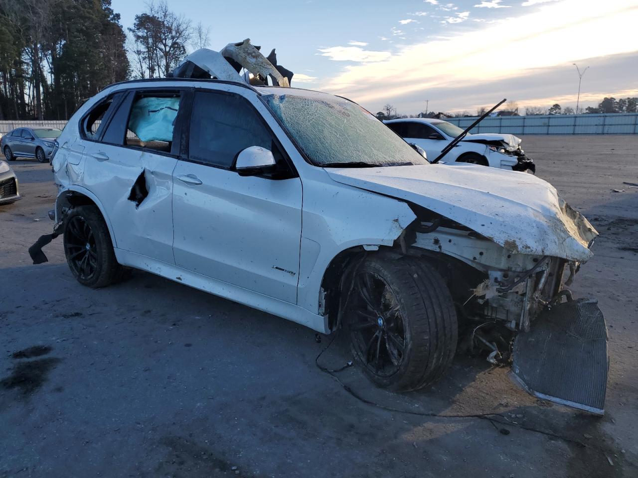 2018 BMW X5 VIN 5UXKR6C56JL069072 Copart auction photo, all over / rollover damage thumbnail 4