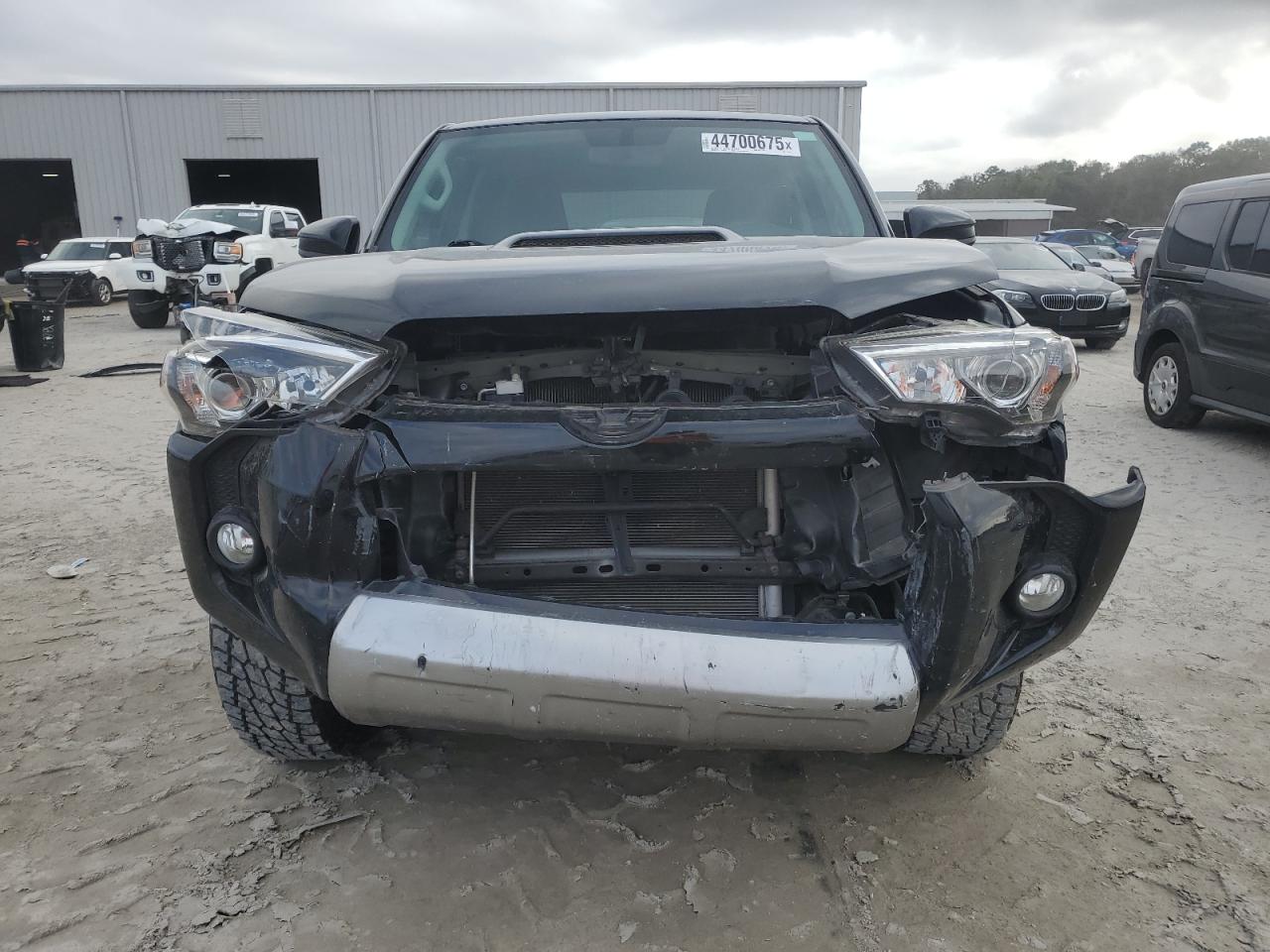2019 Toyota 4Runner VIN JTEBU5JR2K5733532 Copart auction photo, front end damage thumbnail 5