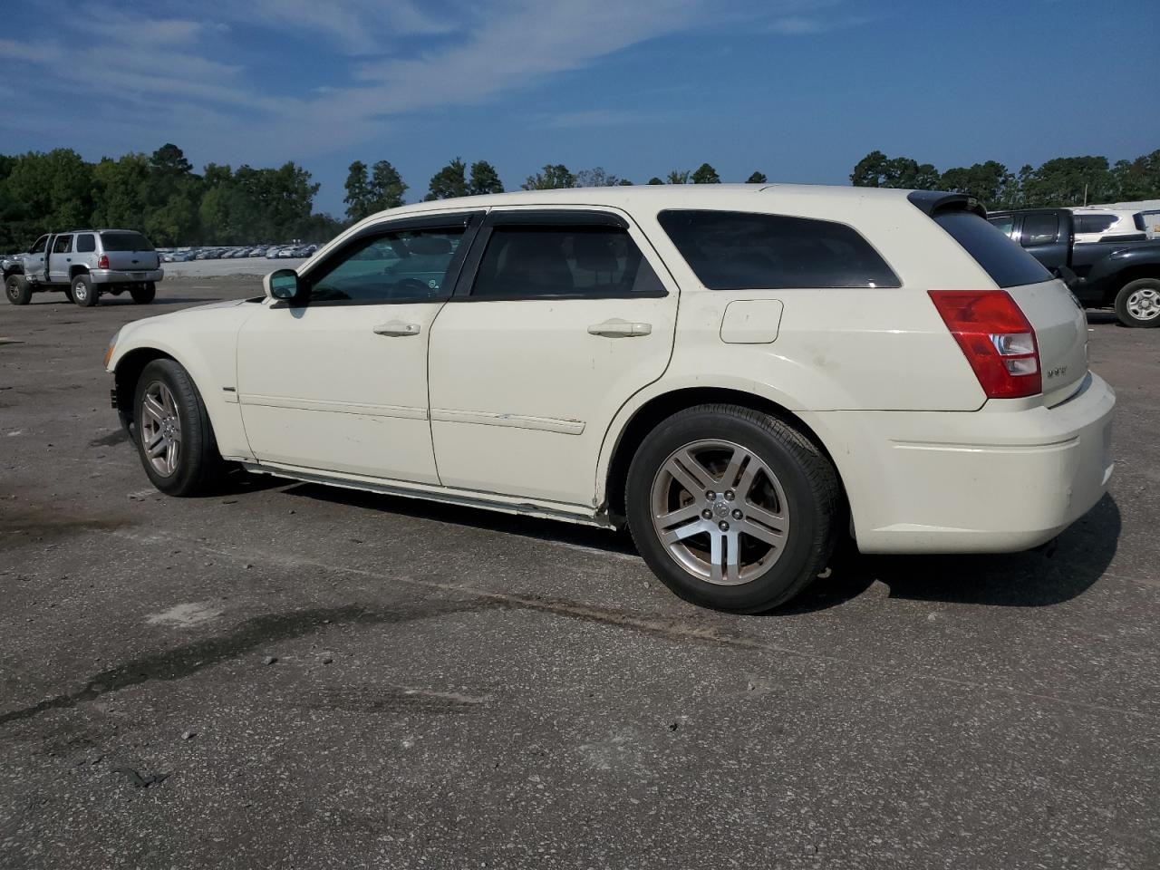 2005 Dodge Magnum VIN 2D8GV58205H587081 Copart auction photo, front end damage thumbnail 2