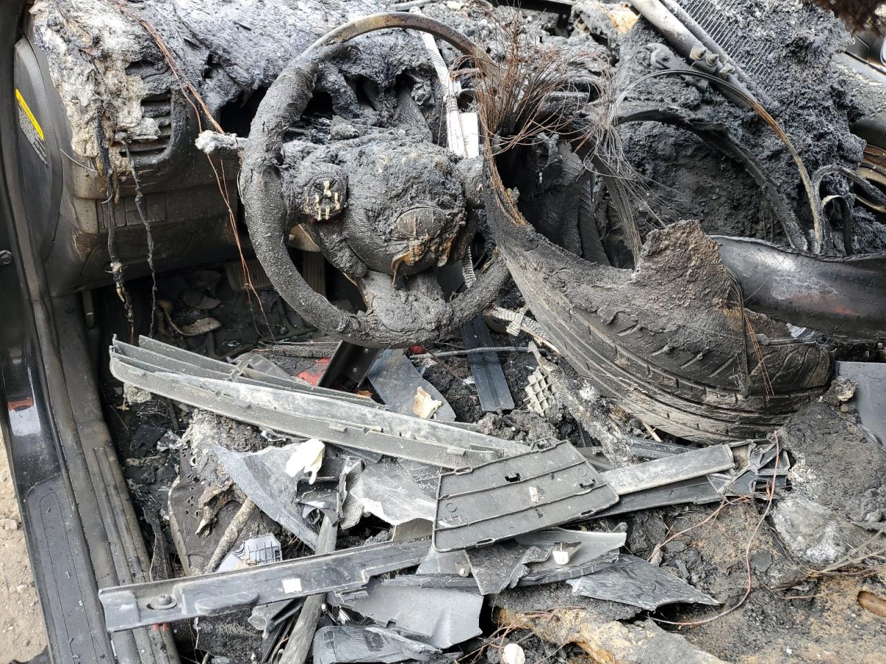 2015 KIA Soul VIN KNDJN2A25F7763813 Copart auction photo, burn - engine / missing/altered vin damage thumbnail 8