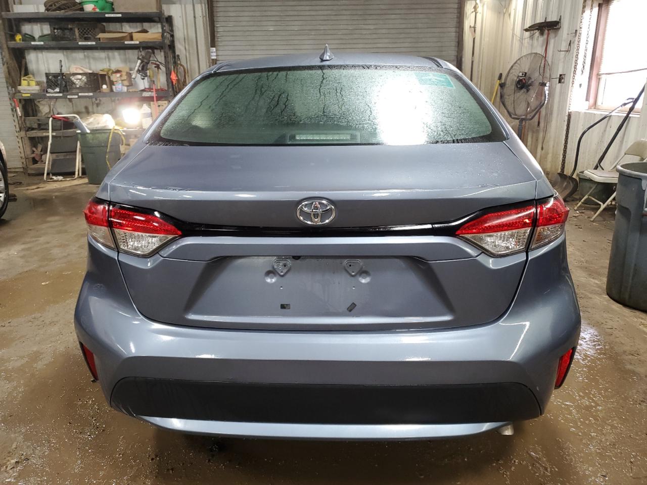 2022 Toyota Corolla VIN 5YFEPMAE5NP279722 Copart auction photo, front end / side damage thumbnail 6