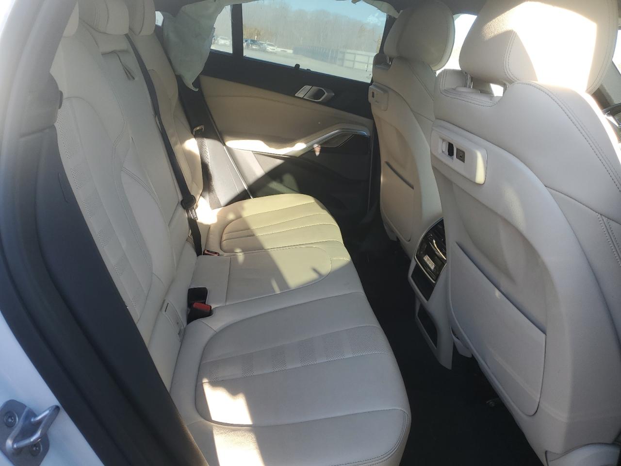 2021 BMW X6 VIN 5UXCY6C08M9E54309 Copart auction photo, front end / minor dent/scratches damage thumbnail 11