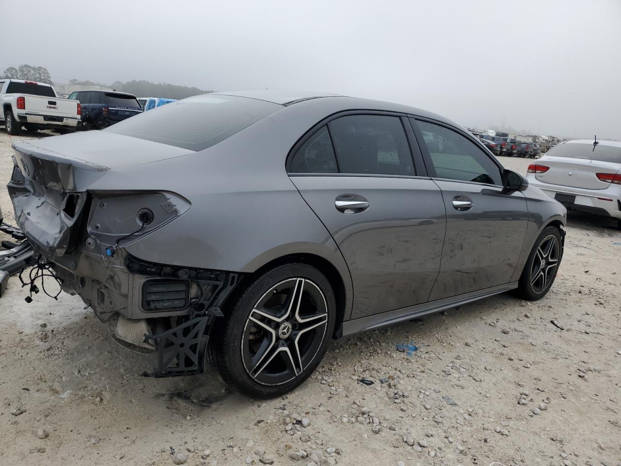2019 Mercedes-Benz A-klasse VIN WDD3G4EBXKW001687 Copart auction photo, rear end / front end damage thumbnail 3