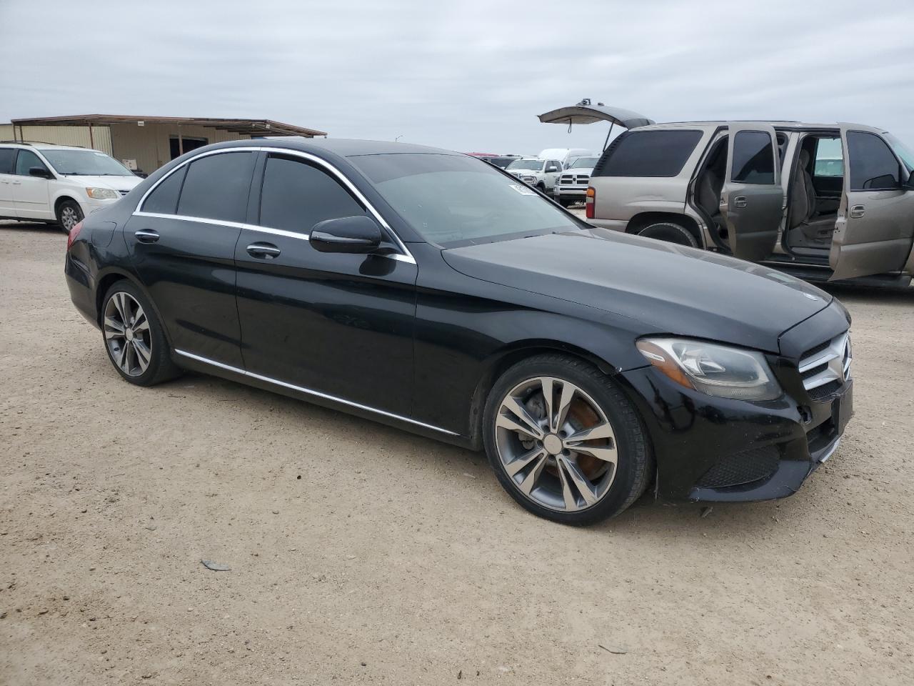 2017 Mercedes-Benz C-klasse VIN 55SWF4JB6HU179625 Copart auction photo, minor dent/scratches damage thumbnail 4