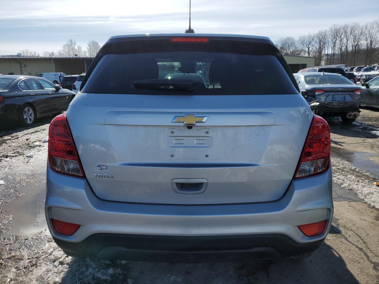 2021 Chevrolet Trax VIN KL7CJKSB9MB302656 Copart auction photo, front end / minor dent/scratches damage thumbnail 6