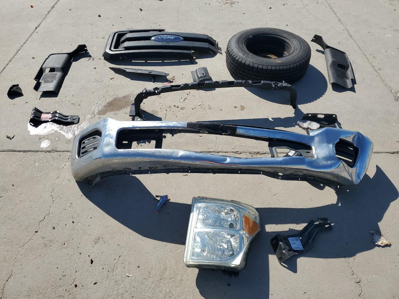 2012 Ford F250 VIN 1FT7W2A62CEA73065 Copart auction photo, front end damage thumbnail 12