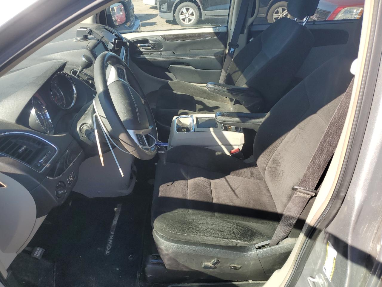 2016 Chrysler Town & Country VIN 2C4RC1BG2GR222621 Copart auction photo, front end / water/flood damage thumbnail 7