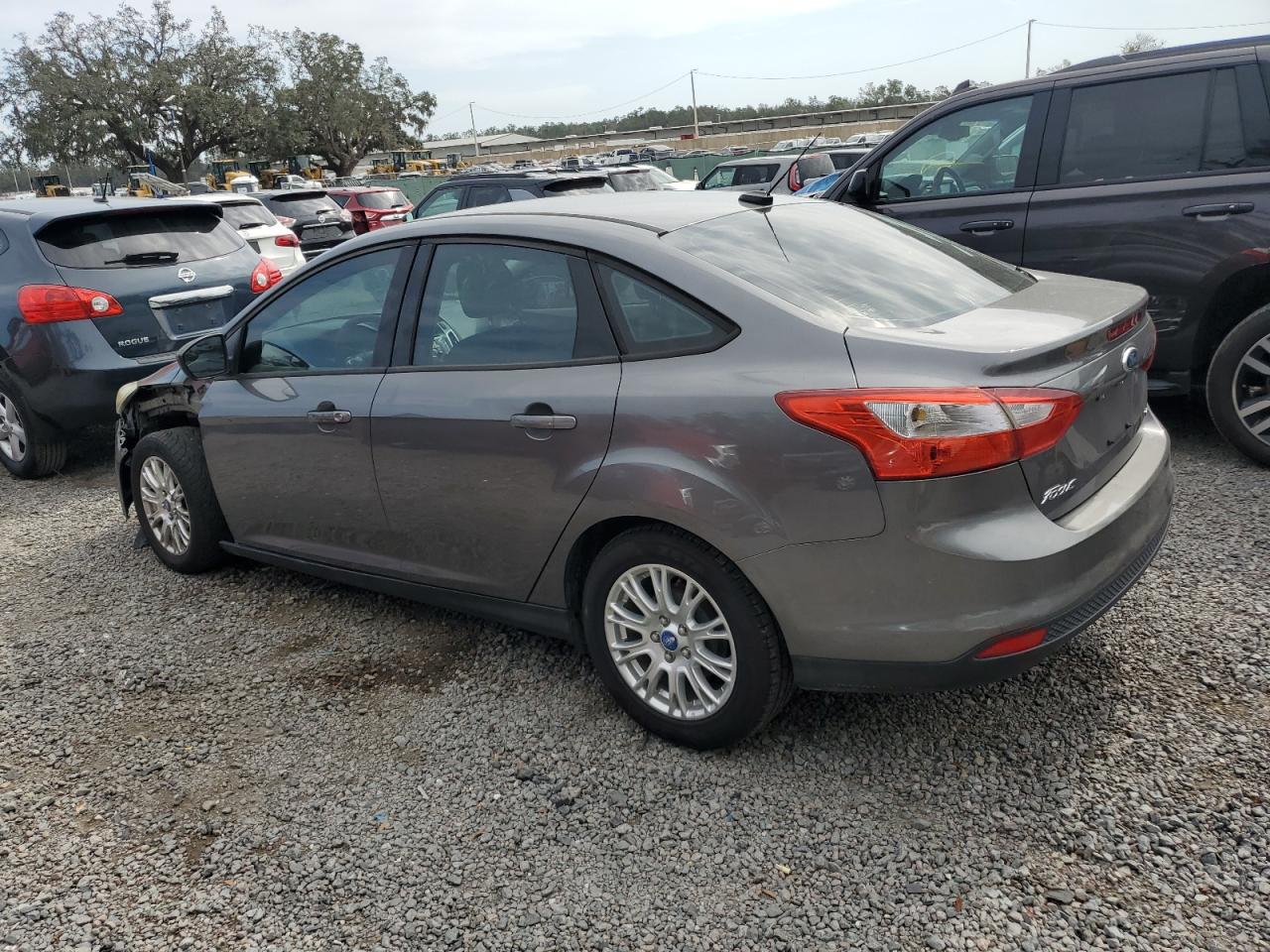 2012 Ford Focus VIN 1FAHP3F27CL115549 Copart auction photo, front end damage thumbnail 2