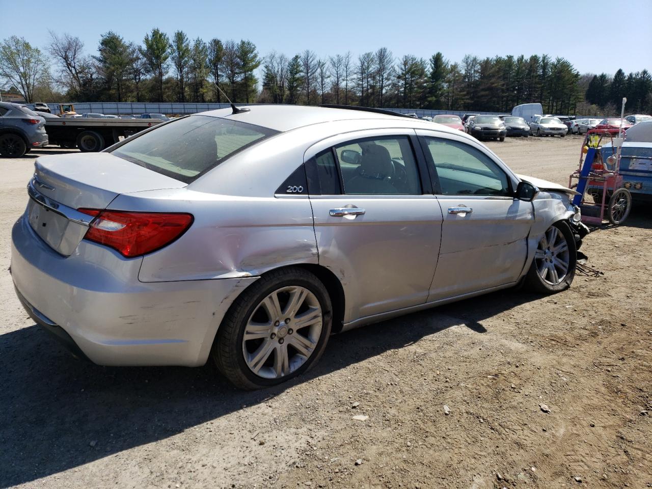2011 Chrysler 200 VIN 1C3BC2FG7BN582298 Copart auction photo, front end / minor dent/scratches damage thumbnail 3
