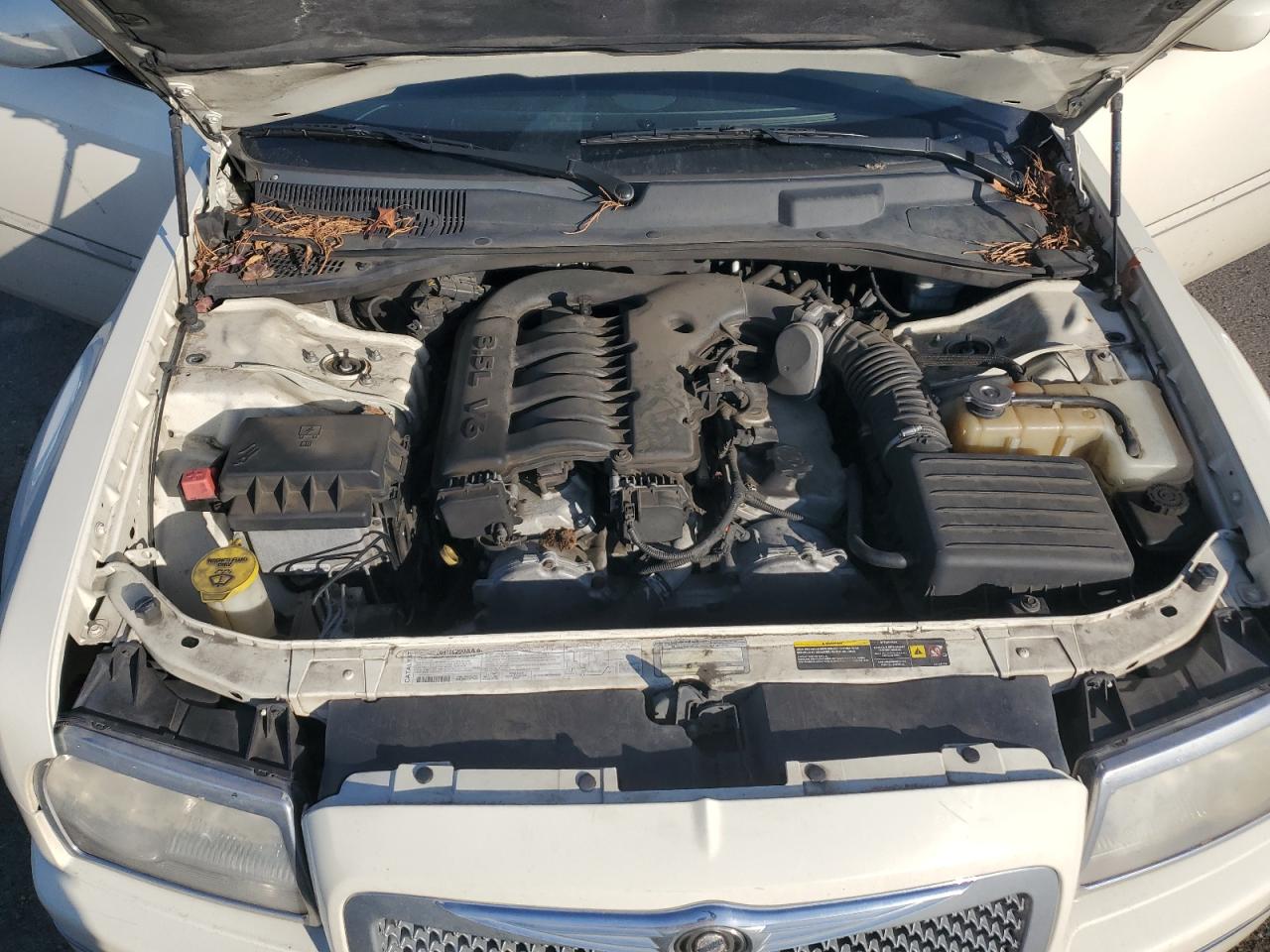 2005 Chrysler 300 VIN 2C3AA53G65H528768 Copart auction photo, rear end damage thumbnail 11