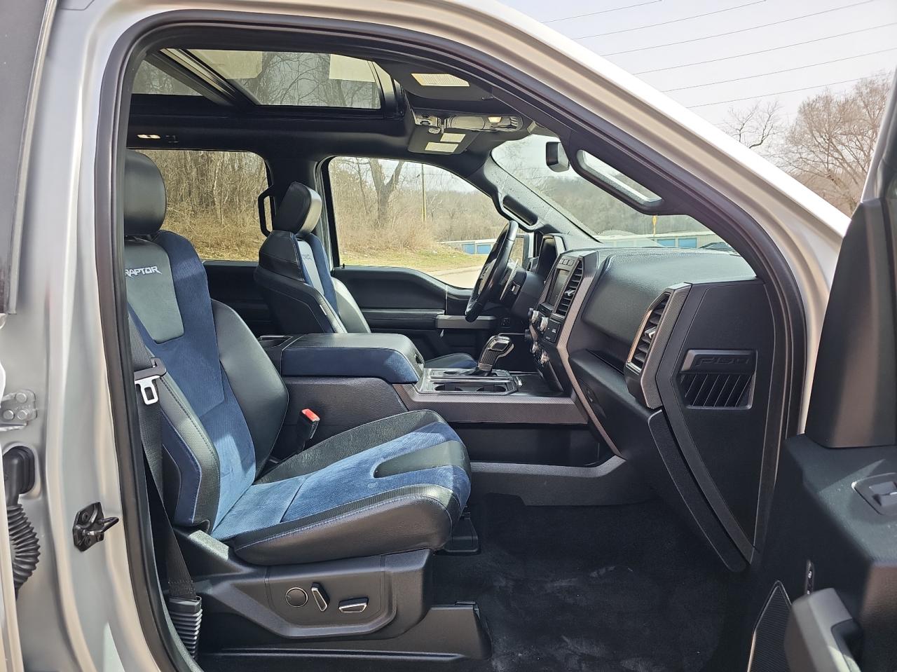 2019 Ford F-150 VIN 1FTFW1RG9KFB82084 Copart auction photo, normal wear / minor dent/scratches damage thumbnail 5
