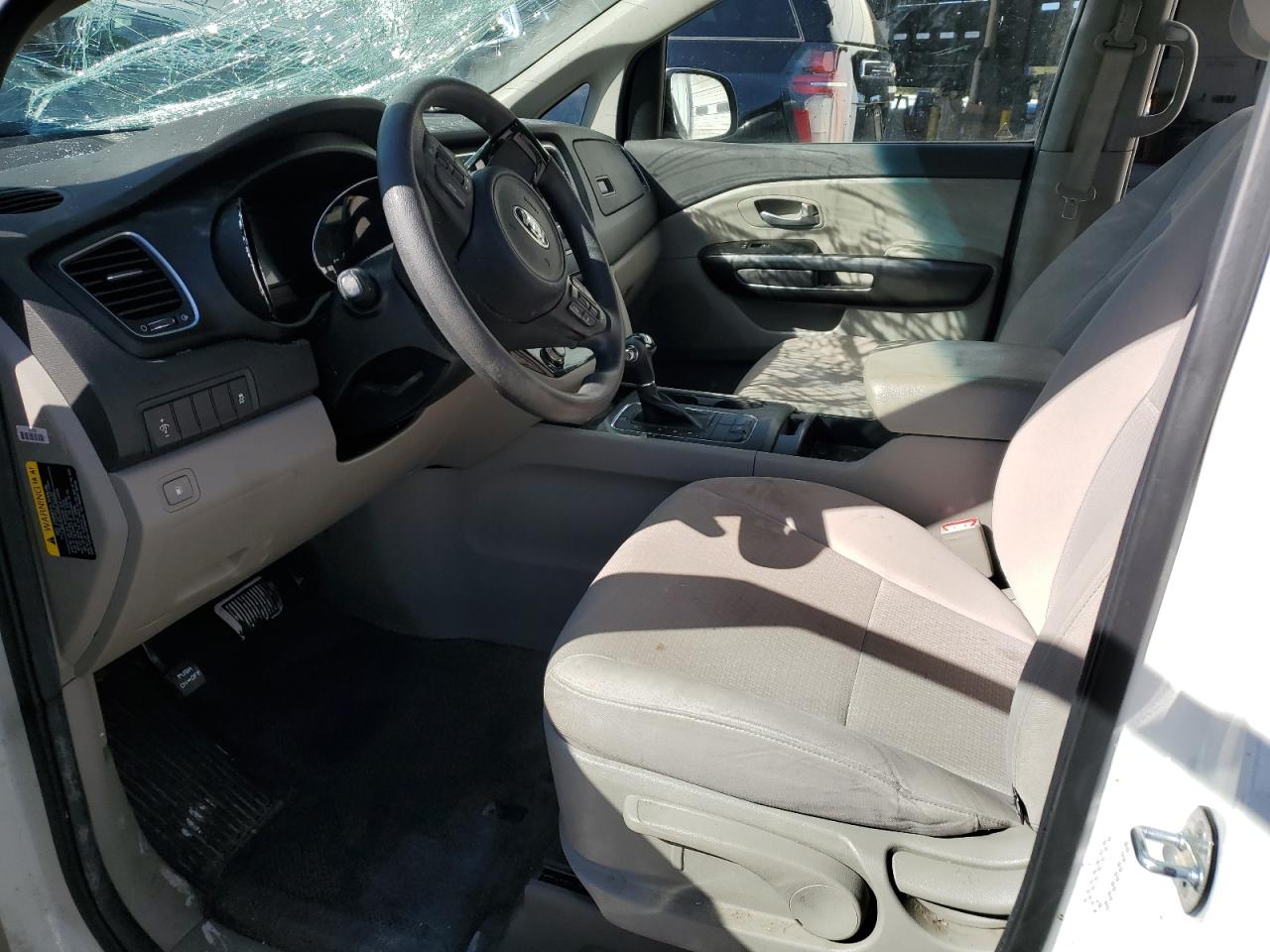 2016 KIA Sedona VIN KNDMA5C13G6128935 Copart auction photo, front end damage thumbnail 7