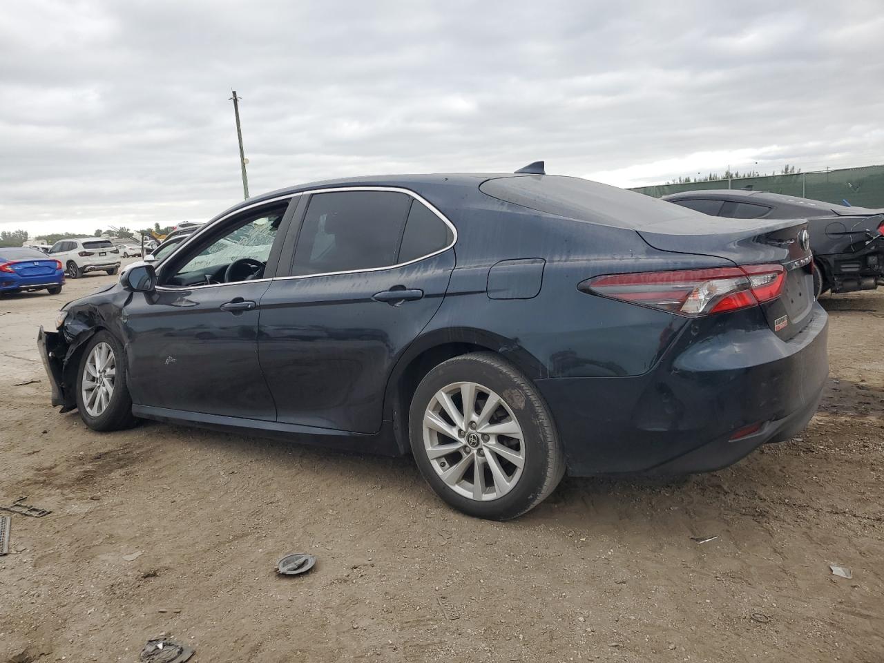 2021 Toyota Camry VIN 4T1C11AK9MU467976 Copart auction photo, front end / side damage thumbnail 2