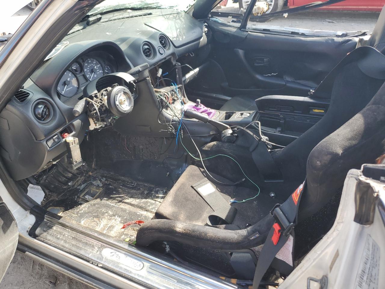 2000 Mazda MX-5 VIN JM1NB3535Y0147804 Copart auction photo, all over damage thumbnail 7