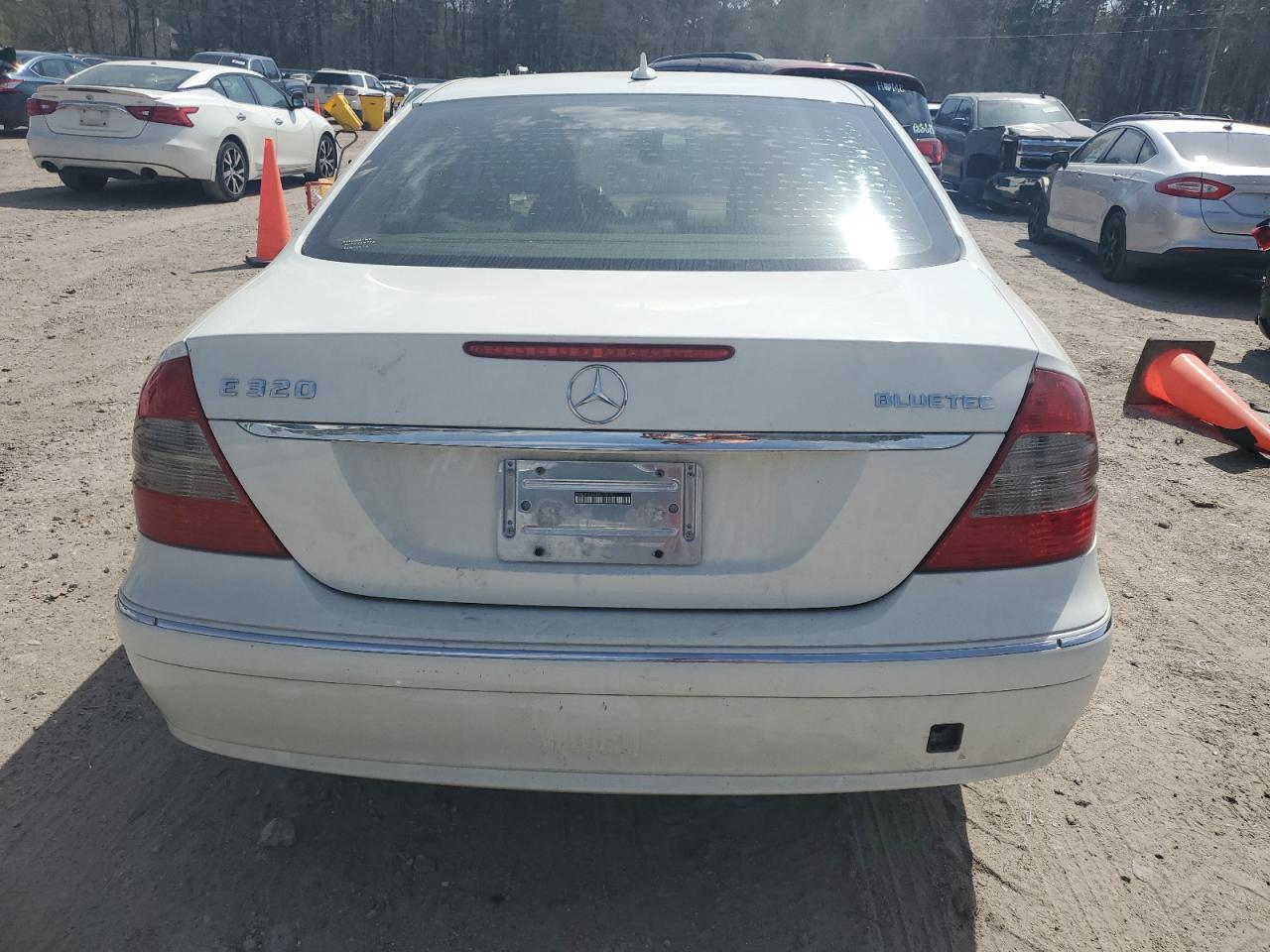 2008 Mercedes-Benz E-klasse VIN WDBUF22X28B315676 Copart auction photo, undercarriage / minor dent/scratches damage thumbnail 6