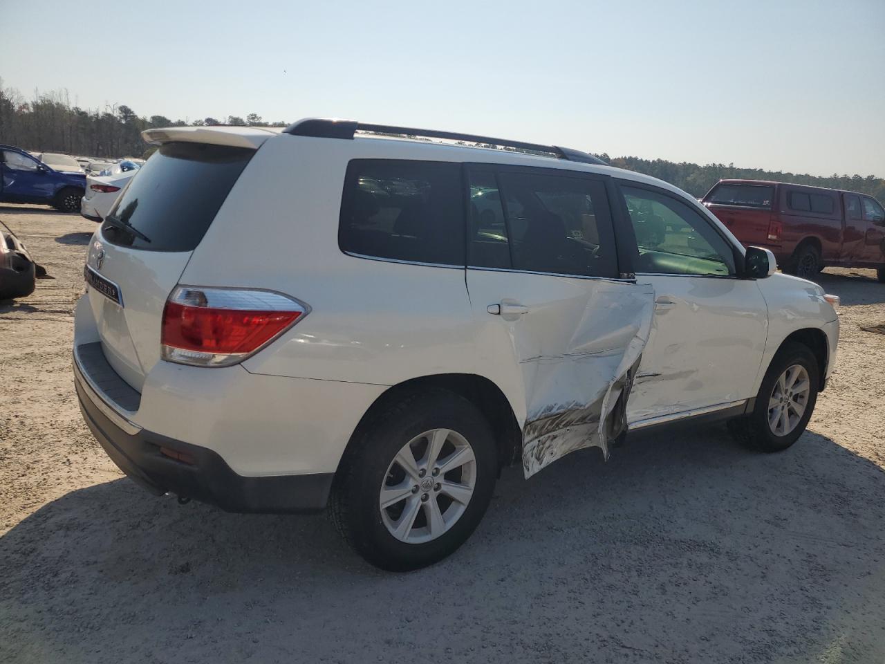 2013 Toyota Highlander VIN 5TDZK3EH1DS125819 Copart auction photo, side damage thumbnail 3
