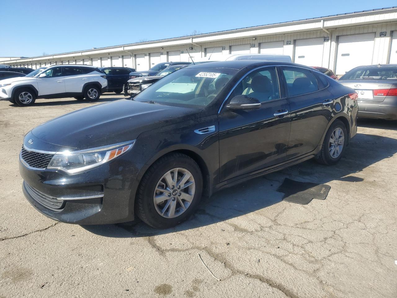 2017 KIA Optima VIN 5XXGT4L35HG156659 - Copart auction photo