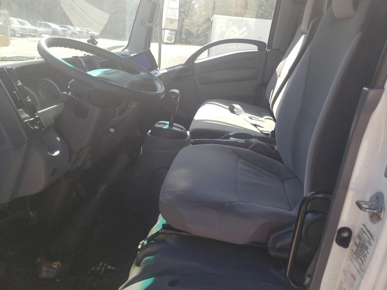 2016 Isuzu NPR VIN JALB4W170G7F00609 Copart auction photo, minor dent/scratches damage thumbnail 7